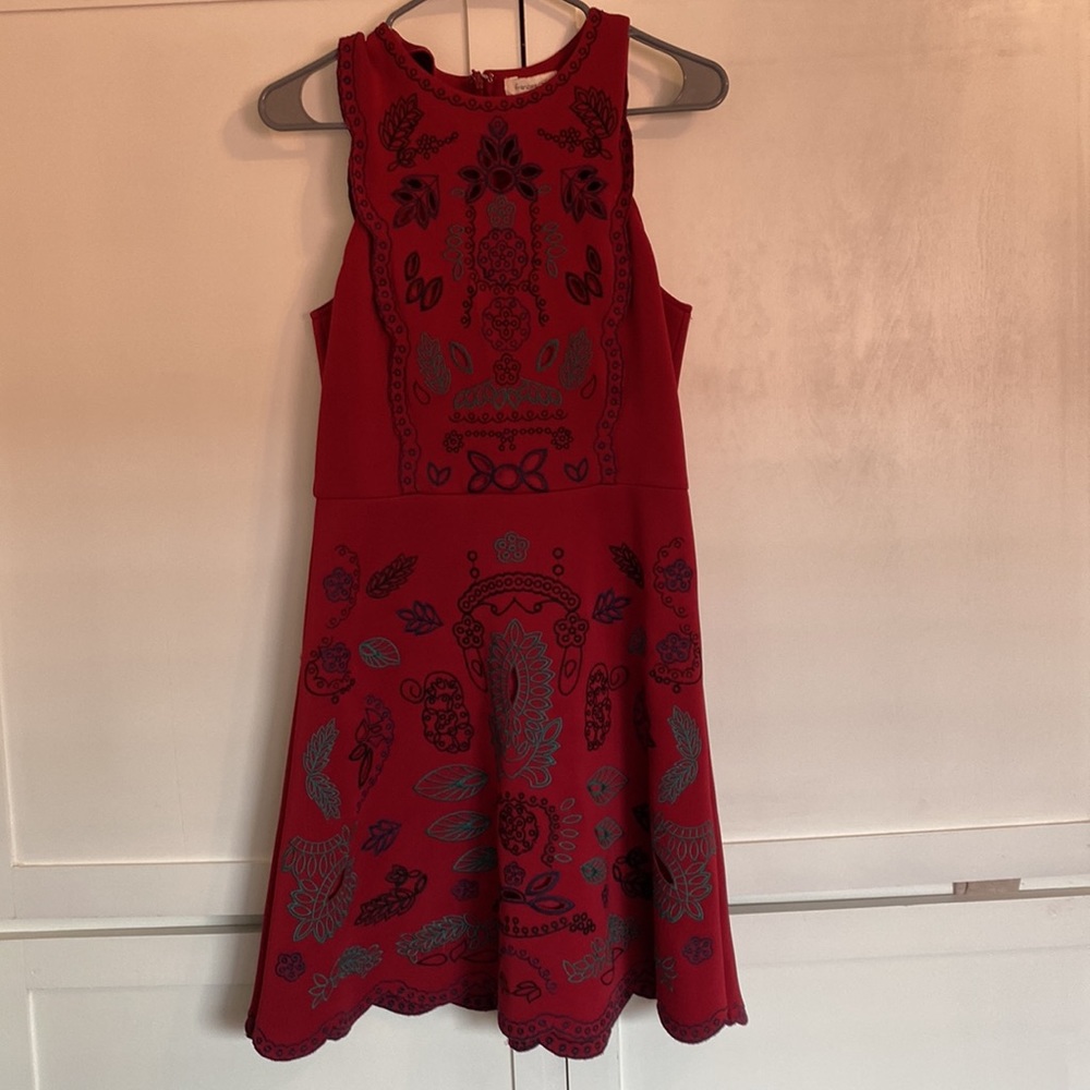Francesca’s red dress, really pretty! Size M. Great condition! - Picture 5 of 5